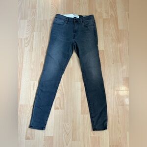 Frame grey denim jeans for women in size 27 brand new with tag